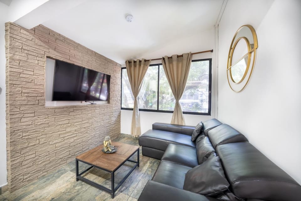 Communal lounge/ TV room, TV and multimedia, Entertainment