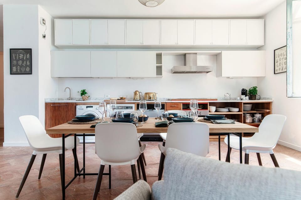 Living room, Dining area