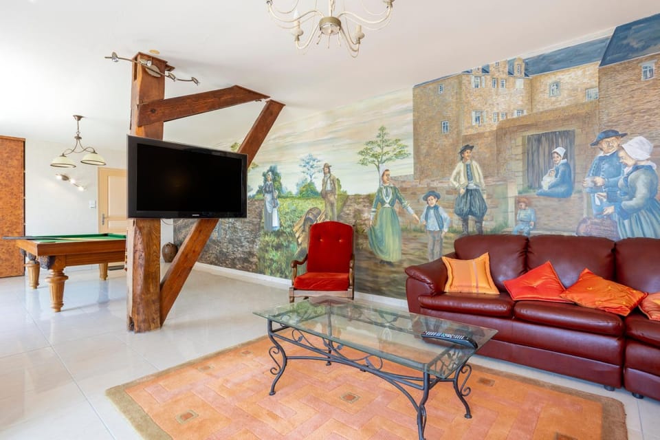 Property building, Living room