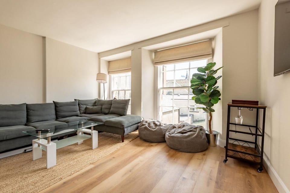 Communal lounge/ TV room, Living room