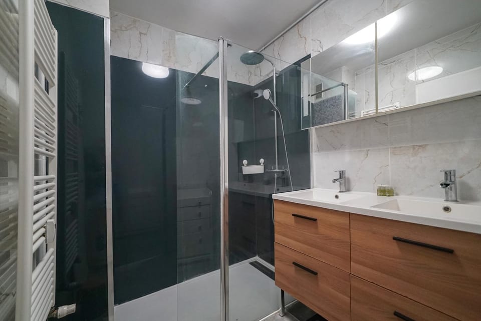 Shower, Bathroom