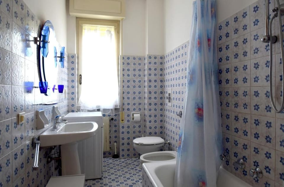 Trilocale con posto auto privato a 5 minuti a piedi dalla spiaggia Apartment in Rapallo