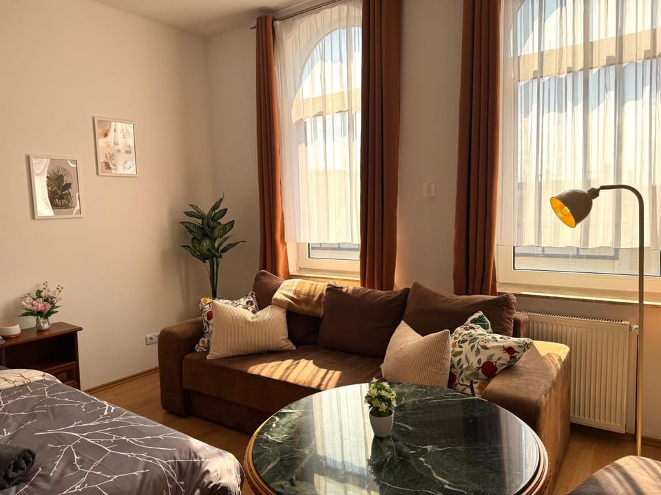 Living room, Photo of the whole room, Seating area