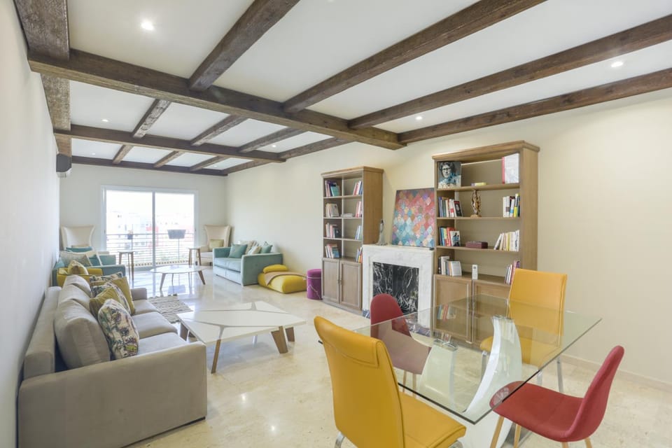 Library, Living room