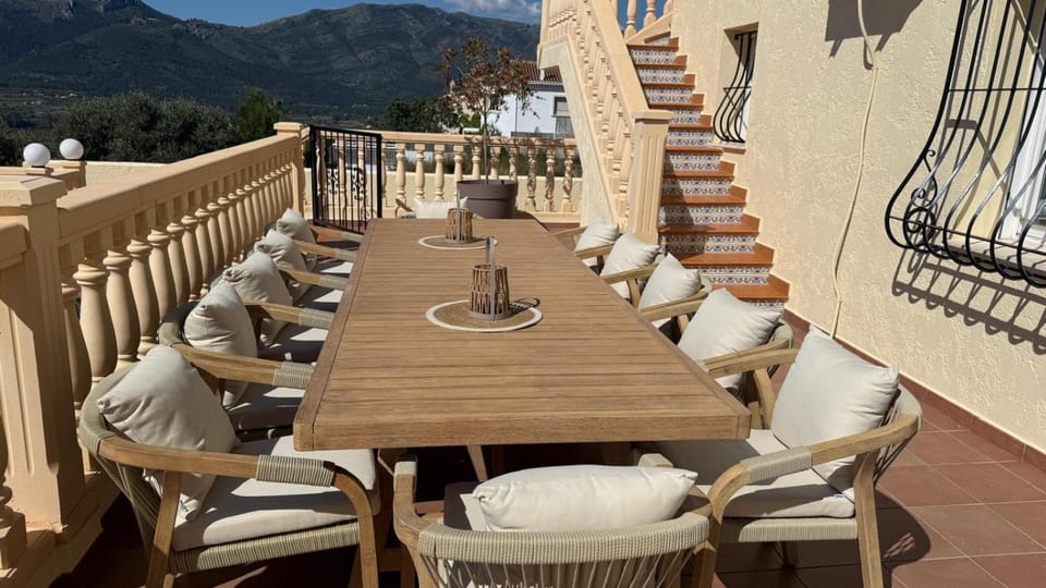 Balcony/Terrace, Mountain view