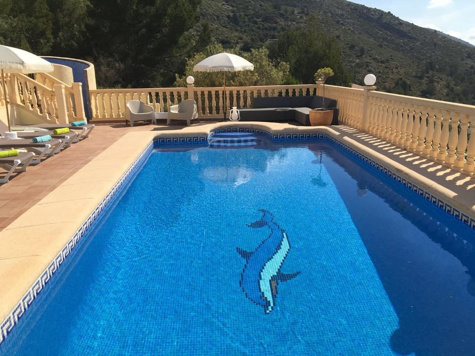 Mountain view, Swimming pool, sunbed