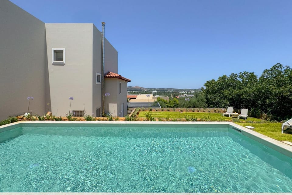 Property building, Natural landscape, Pool view