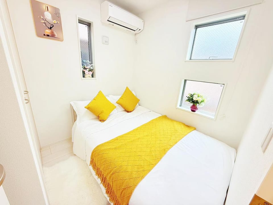 Bed, Photo of the whole room, Bedroom, air conditioner