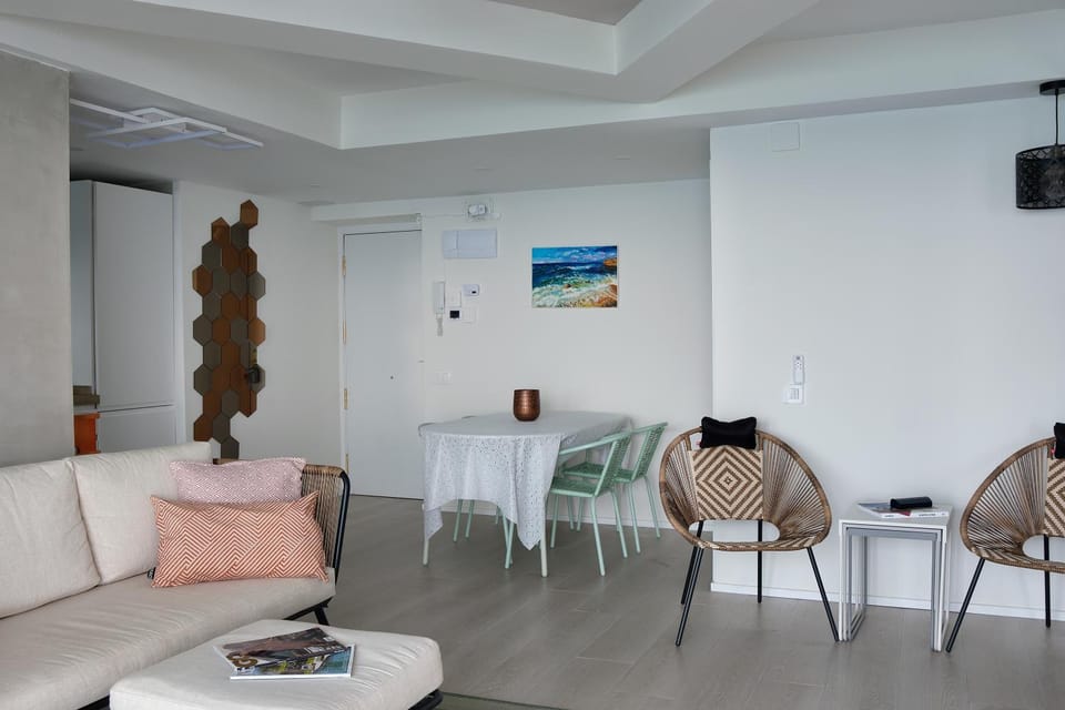 TV and multimedia, Seating area