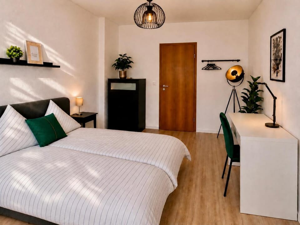 Bed, Photo of the whole room, Bedroom, wardrobe