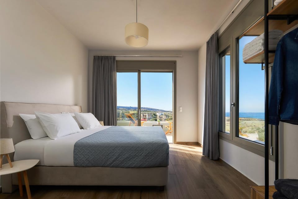 Bed, Natural landscape, Photo of the whole room, Bedroom, Mountain view, Sea view
