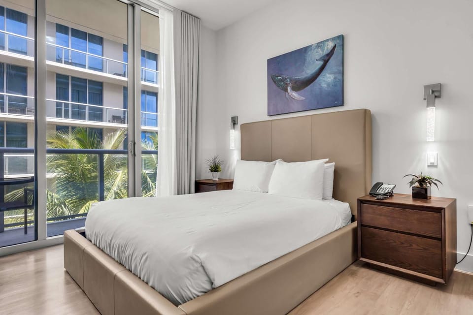 Condo with 1 Bedroom Terrace and Hot Tub House in Hollywood Beach