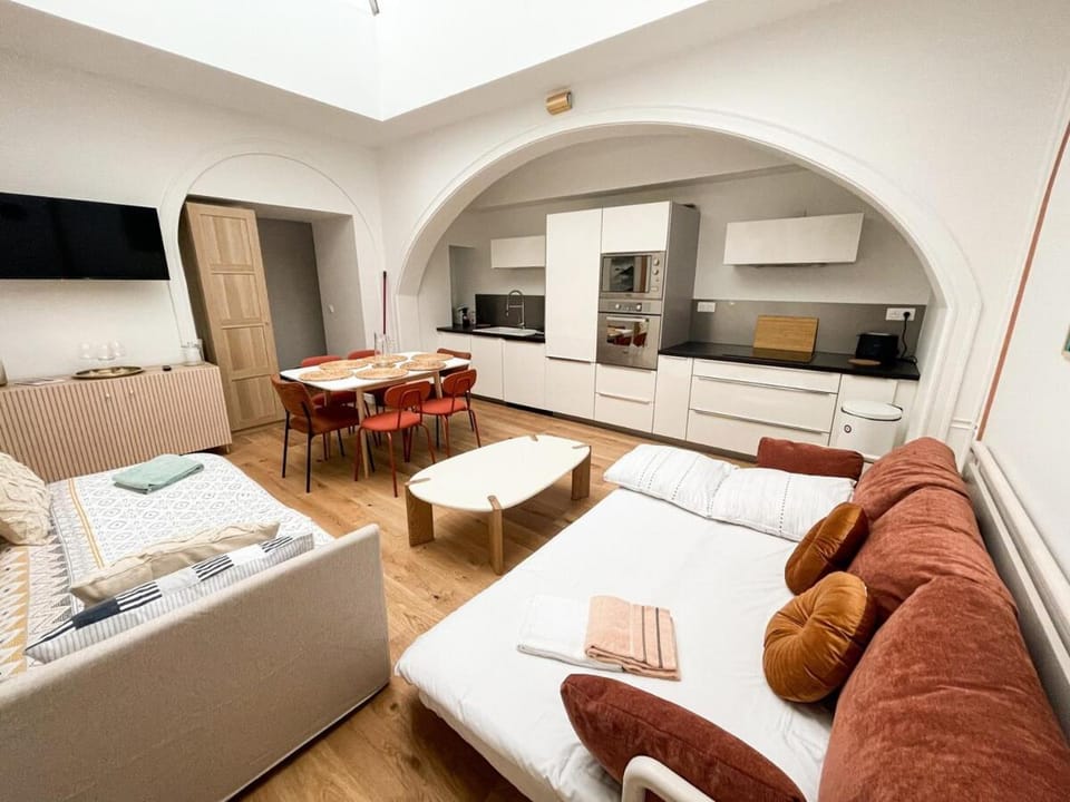PT3 - Charming New Apt with AC - Historical Center Apartment in Bordeaux