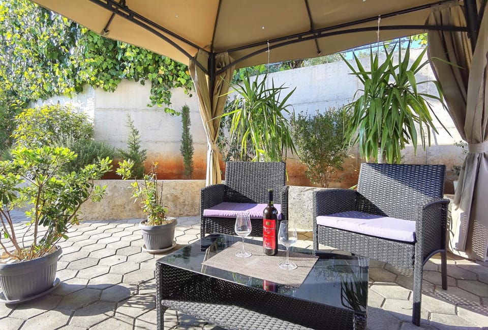 Seating area, Alcoholic drinks