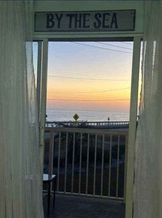 Ciboney 2002 Gulf views across from beach access House in Miramar Beach