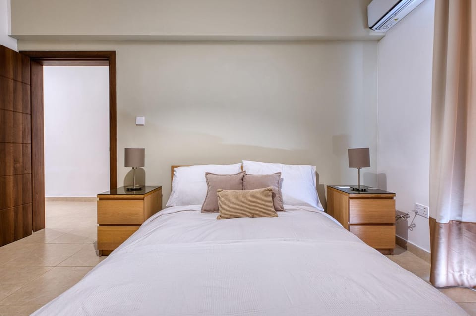 NEW! - Bright and spacious 3 double bedroom apartment in Central Malta by SF Homes Apartment in Malta