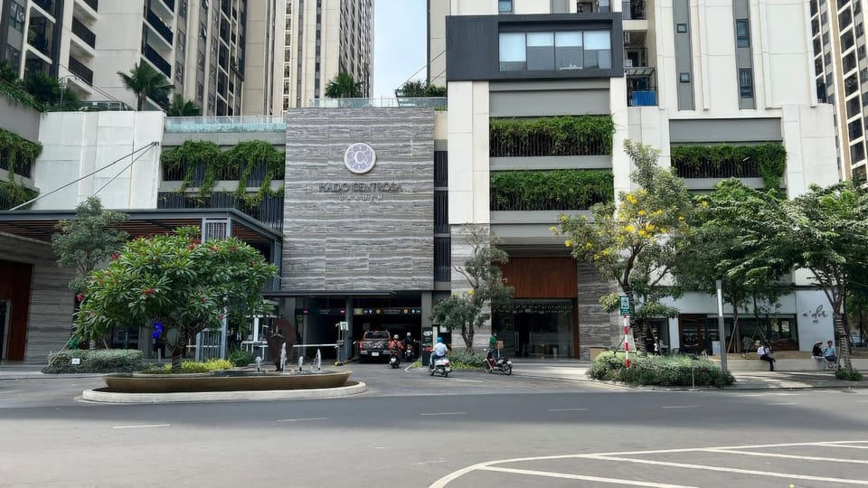Property building, Day, Street view, Parking