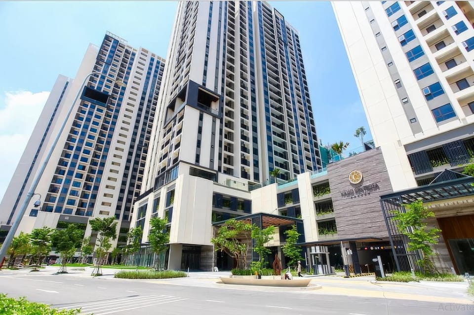 Property building, Day, Street view