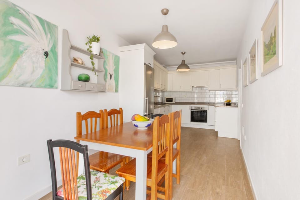 Property building, Kitchen or kitchenette, Living room
