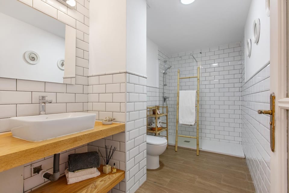 Bathroom, Living room
