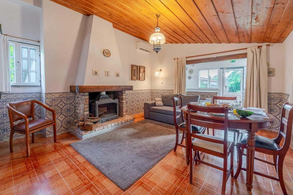 Living room, Dining area, fireplace