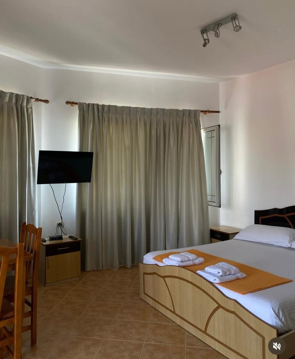 Bed, TV and multimedia