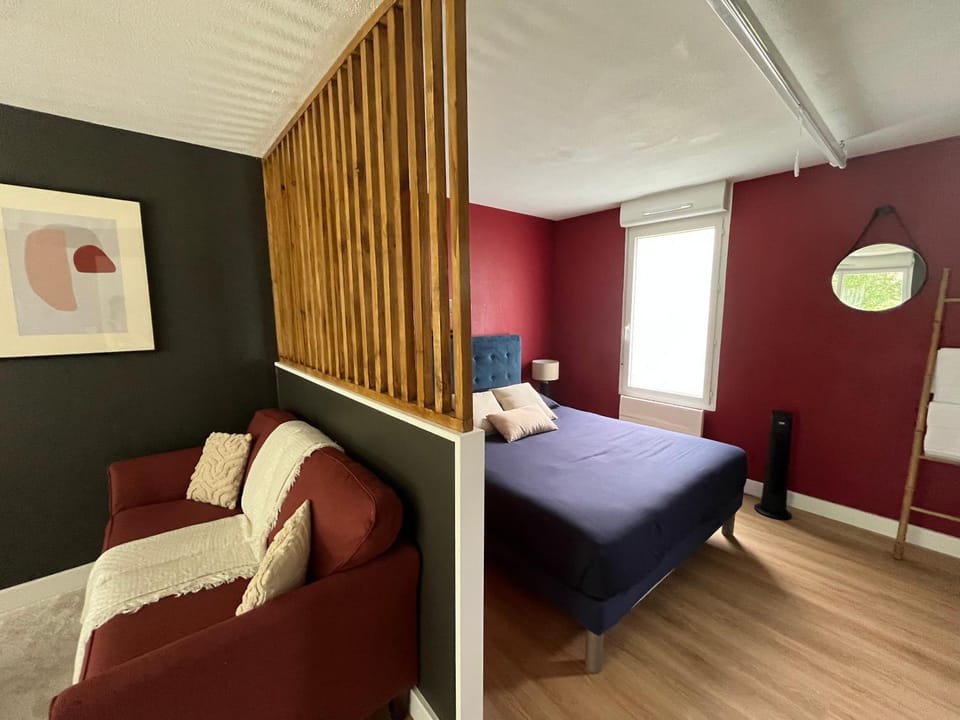 Suite Rohmer Vidéoprojecteur et cocon intimiste Apartment in Occitanie