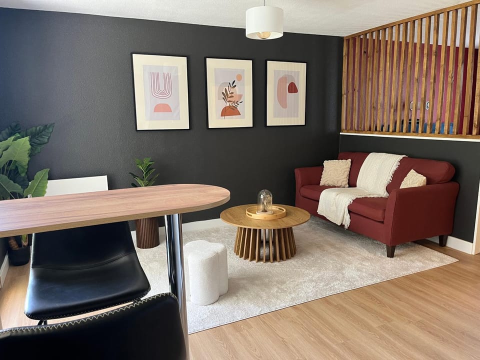 Suite Rohmer Vidéoprojecteur et cocon intimiste Apartment in Occitanie
