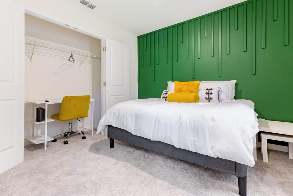 Bed, Seating area, Bedroom