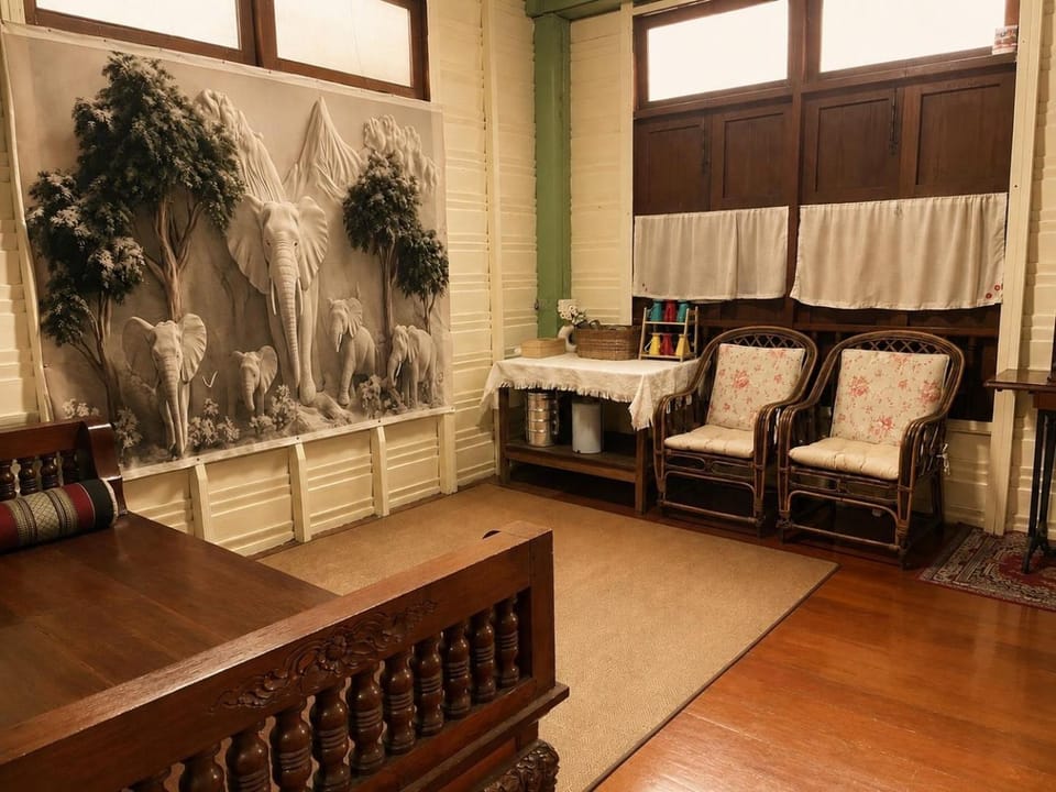 Communal lounge/ TV room
