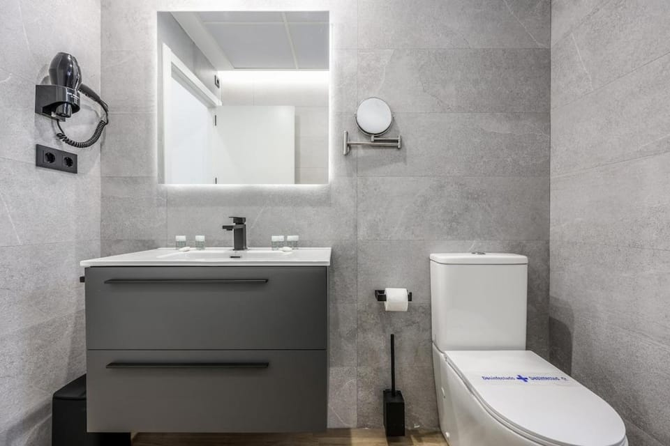 Toilet, Bathroom