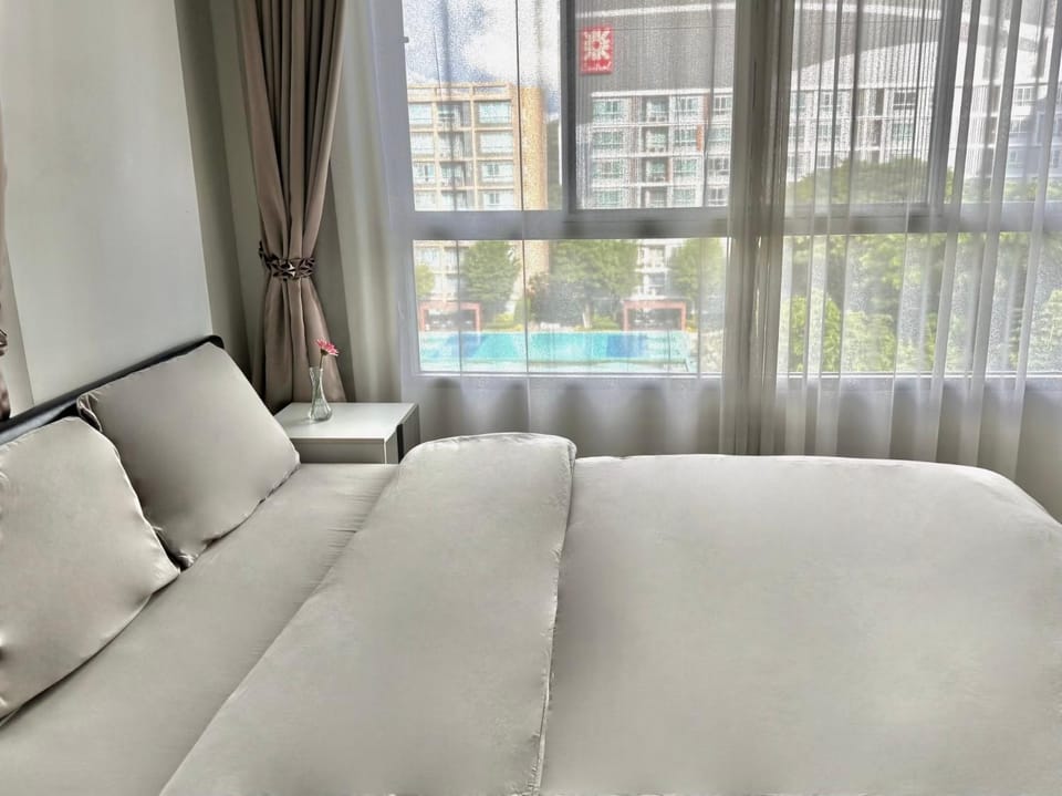 Bed, Living room, Photo of the whole room, Seating area, Bedroom, Pool view, Swimming pool