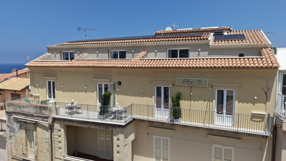 Property building, Balcony/Terrace
