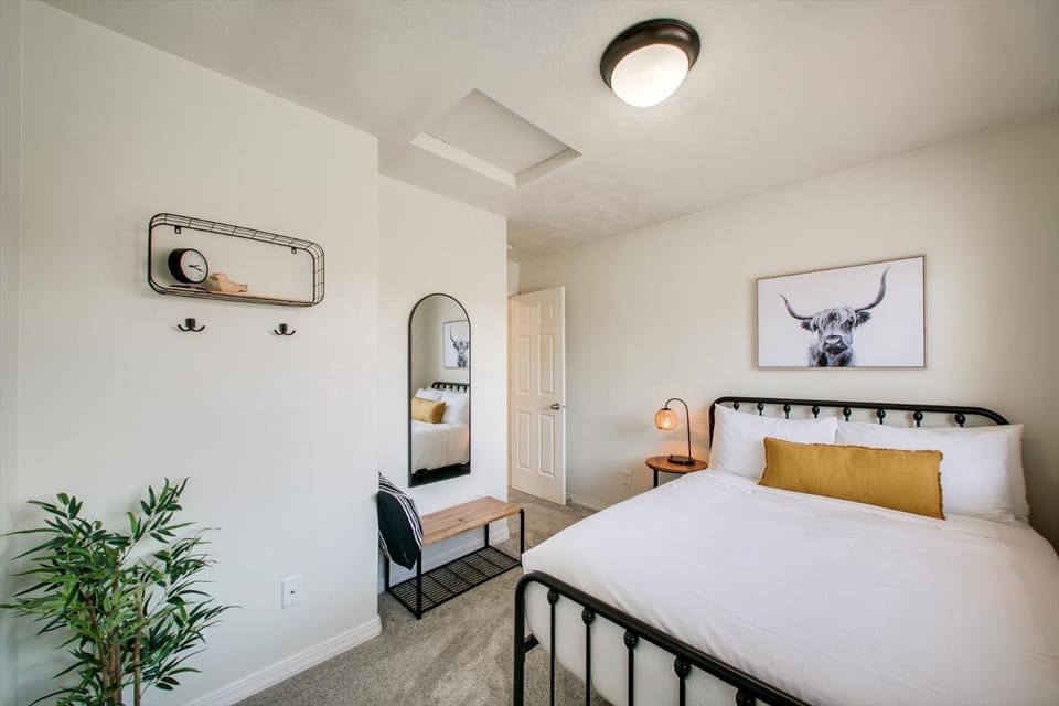 Bed, Bedroom