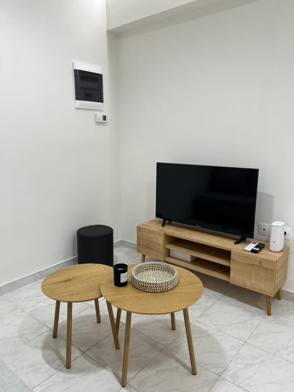 Communal lounge/ TV room, Living room, Seating area, Evening entertainment