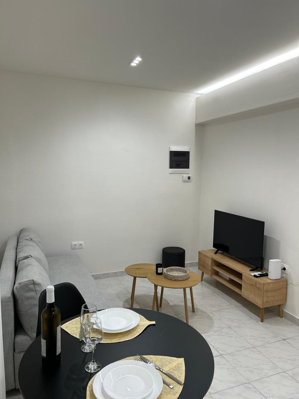 Communal lounge/ TV room, TV and multimedia, Living room, Seating area, Evening entertainment