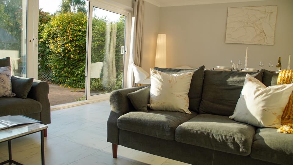 Garden, Living room, Seating area, Garden view