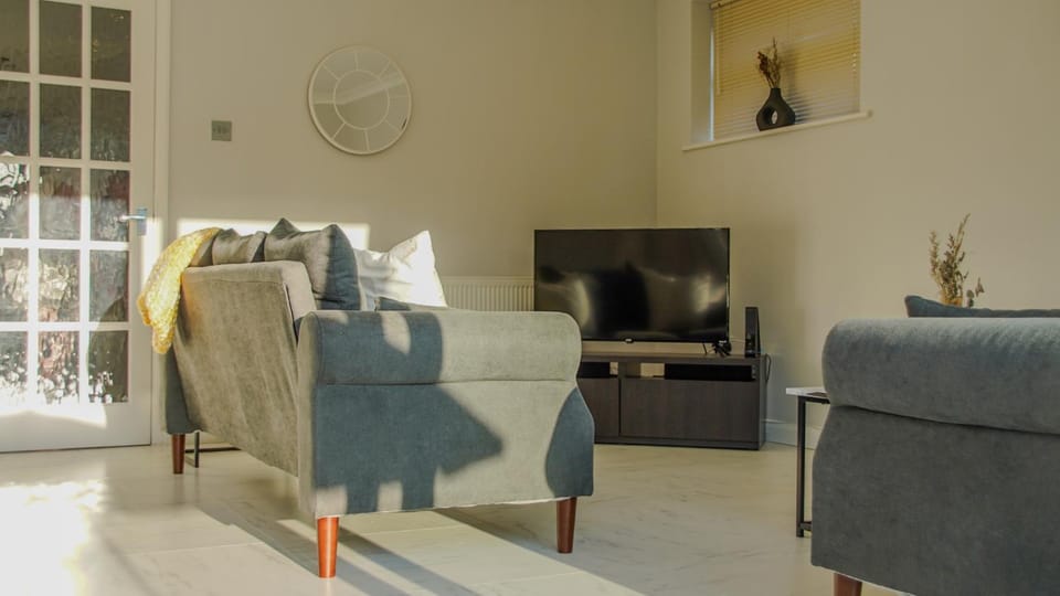 TV and multimedia, Living room, Lounge or bar