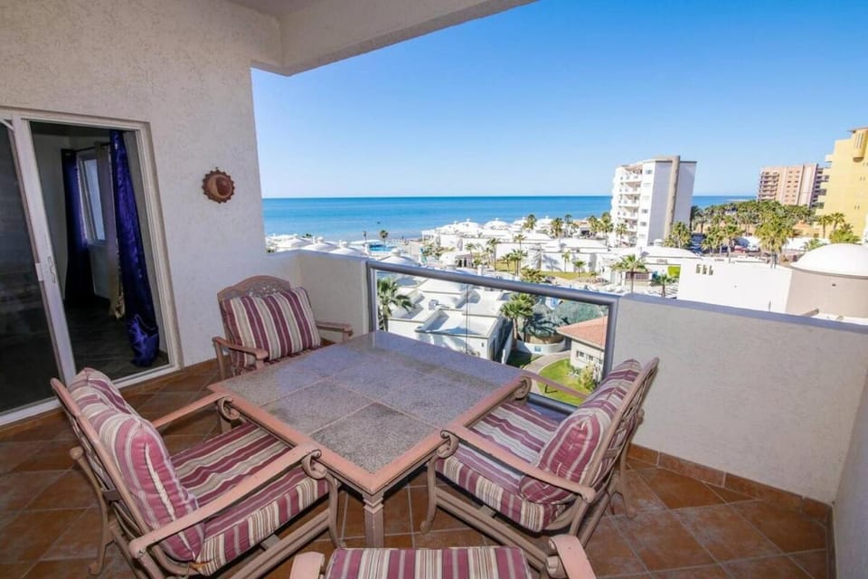 Beachfront Las Palmas D502 Apartment in Rocky Point
