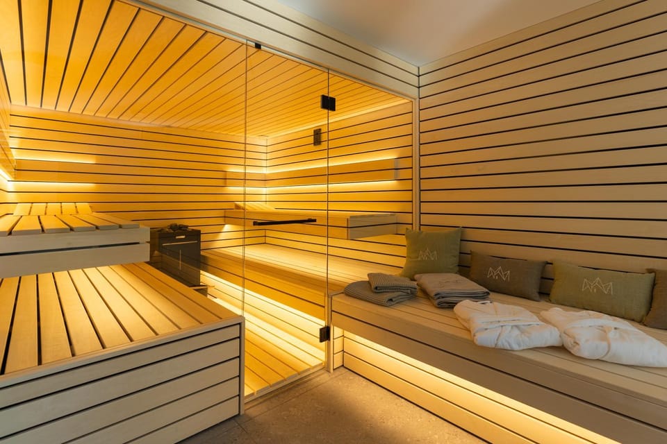 Sauna, Spa and wellness centre/facilities, Decorative detail, towels