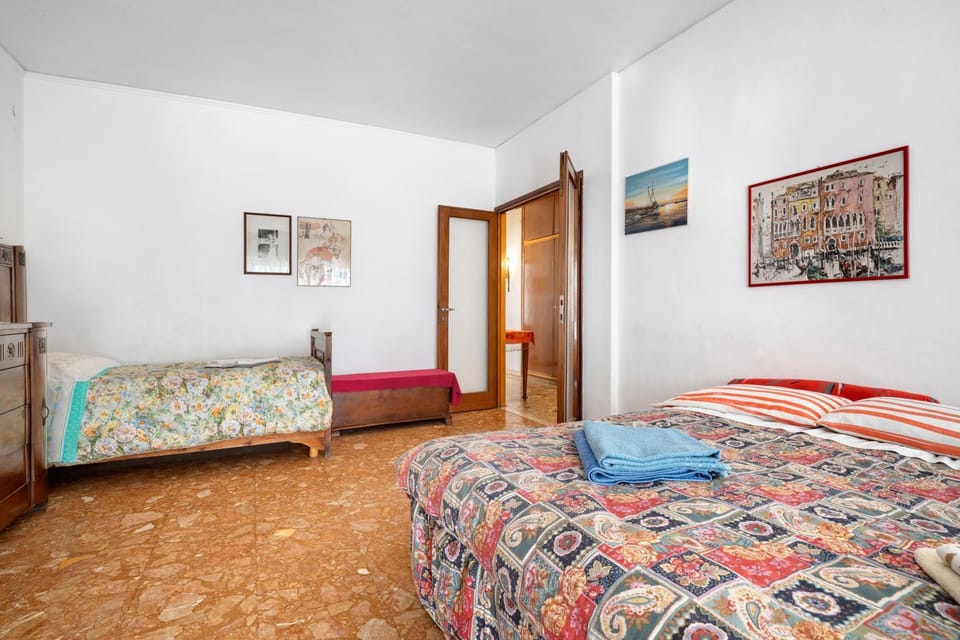 Living room, Bedroom