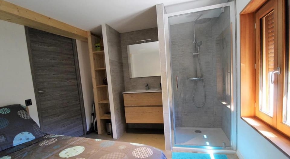 Bathroom, Living room