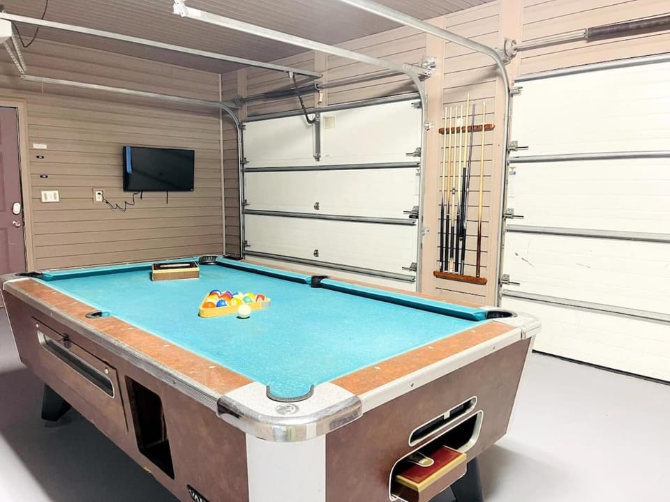 Spacious duplex short walk to the beach shared Pool House in Crescent Beach