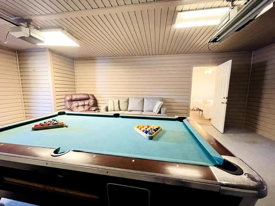 Spacious duplex short walk to the beach shared Pool House in Crescent Beach