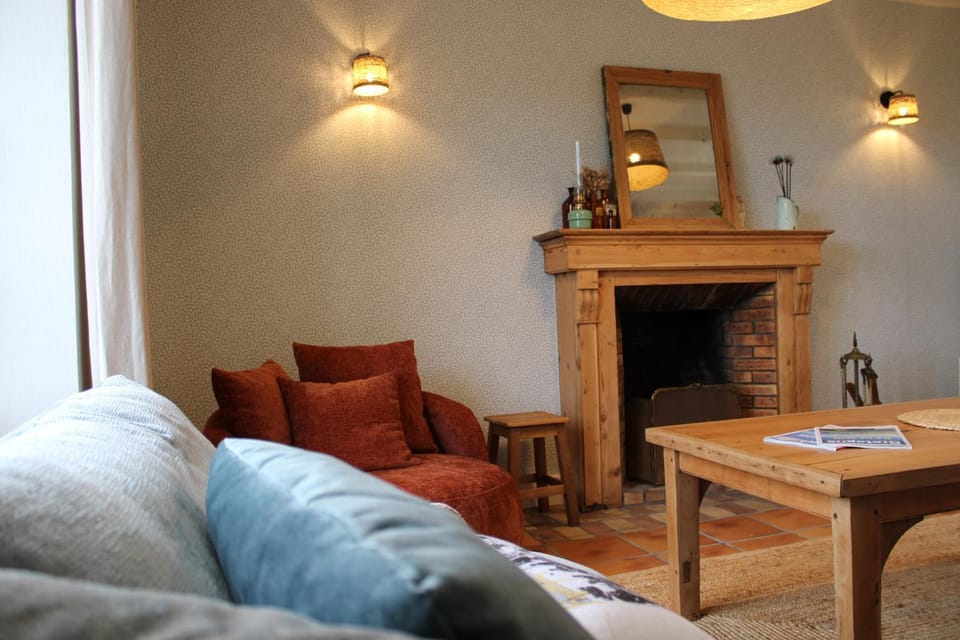 Communal lounge/ TV room, Internal: Not applicable to any particular room