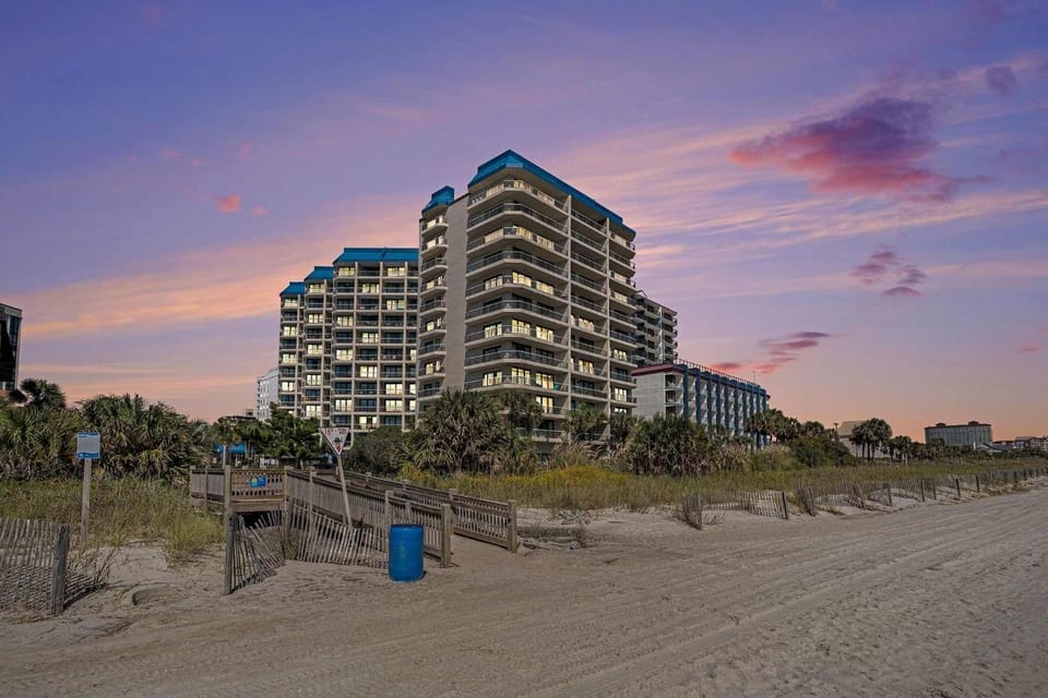 Carolina Winds #6 beautiful Ocean view condo pool Apartment in Myrtle Beach