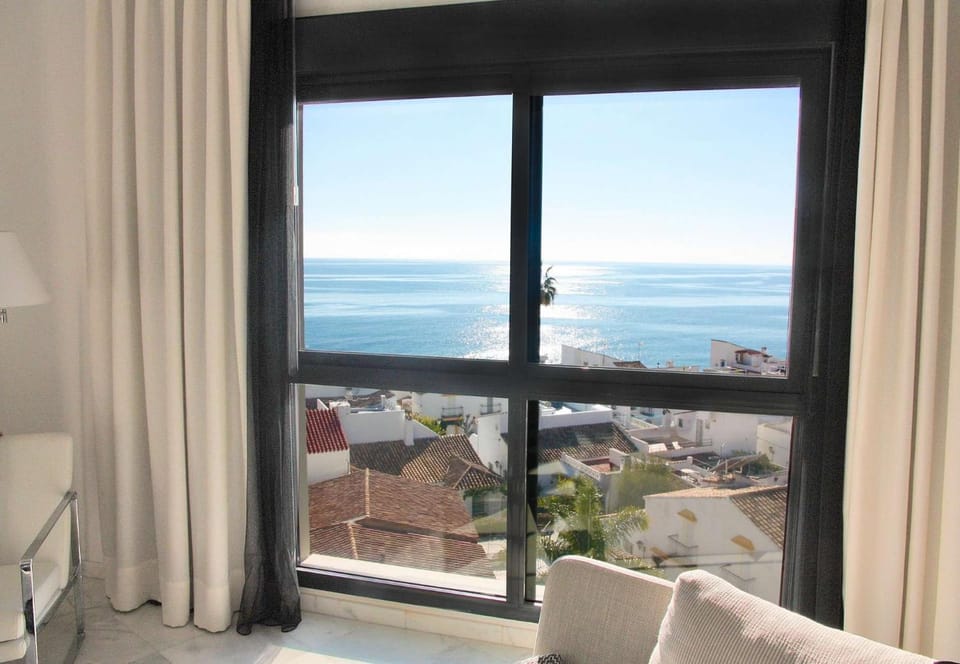 Stunning beachfront penthouse Apartment in Costa del Sol