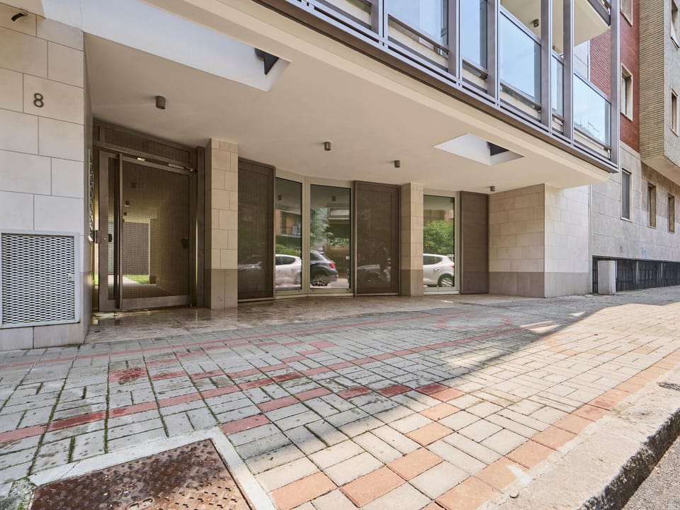 Property building, Facade/entrance