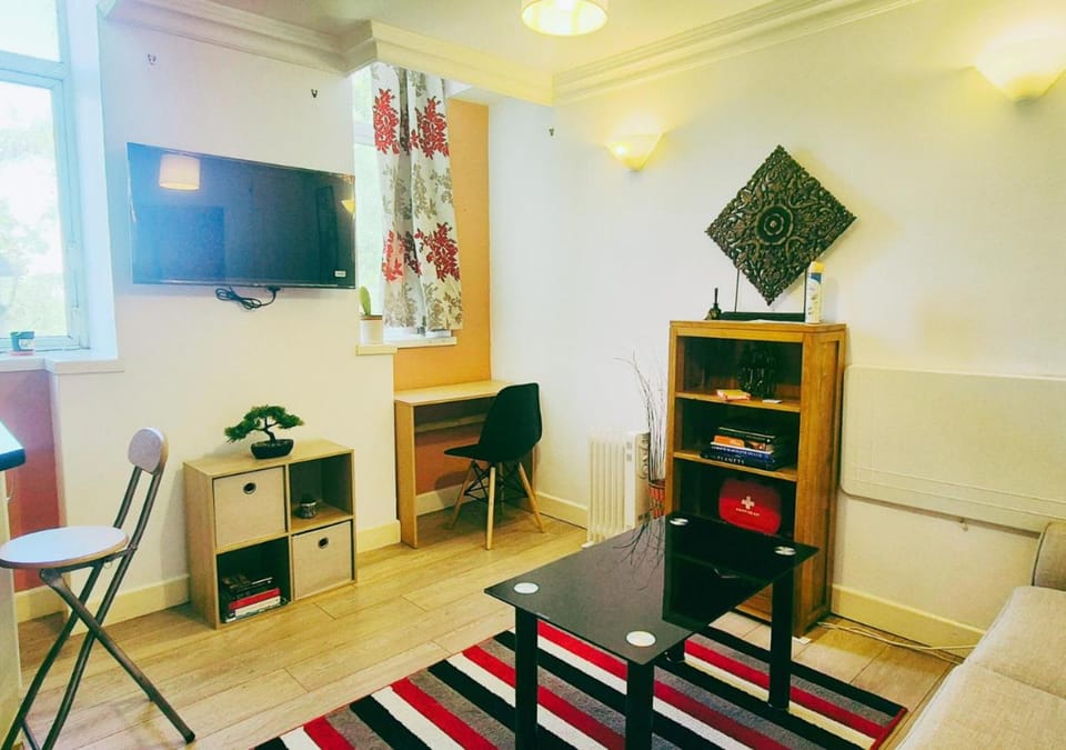 Bright and Cosy 1BR Flat w Balcony and Free Parking Apartment in Nottingham