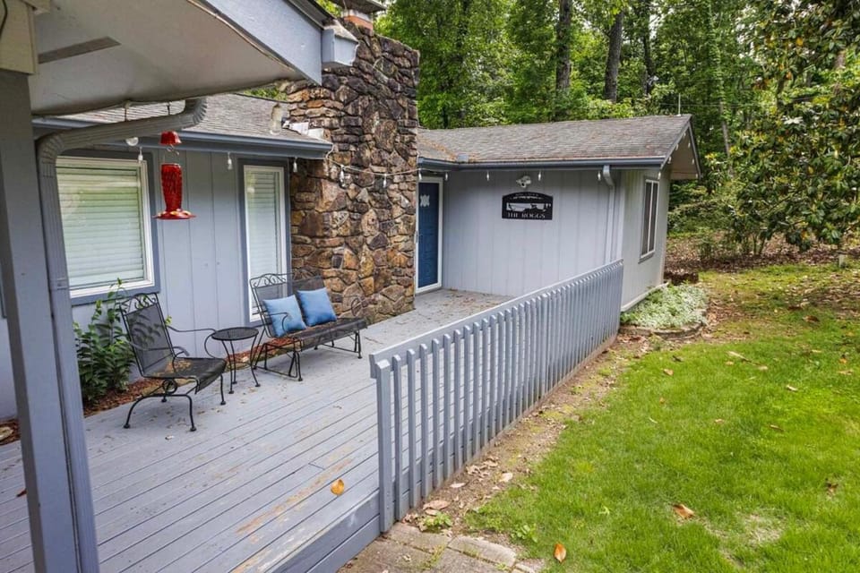 5 BR lakefront home with swim dock bunk room High Speed WiFi House in Table Rock Lake